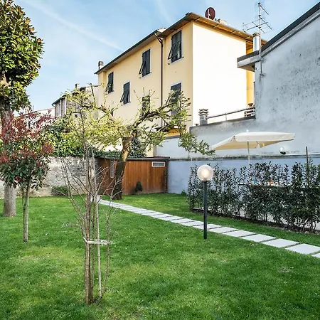 Villa Zibaldone, Vivi Il Giardino In Citta! Lucca